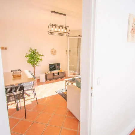 Rdc Ac Terrasse 8 Pers Apartment Frejus
